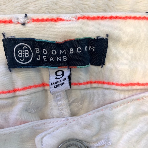 Boom Boom Women’s Shorts Size: 9 Color: White - Picture 2 of 4